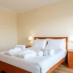 Pensionat Coastal Horizon By Portugal Active